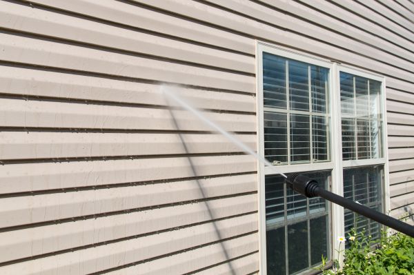 Cost of Vinyl Siding Pressure Washing in Portland